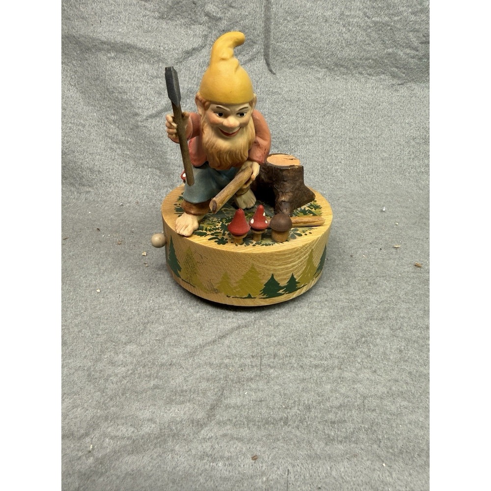VINTAGE ANRI WOOD "MUSIC BOX DANCER" ELF / GNOME CUTTING WOOD‎